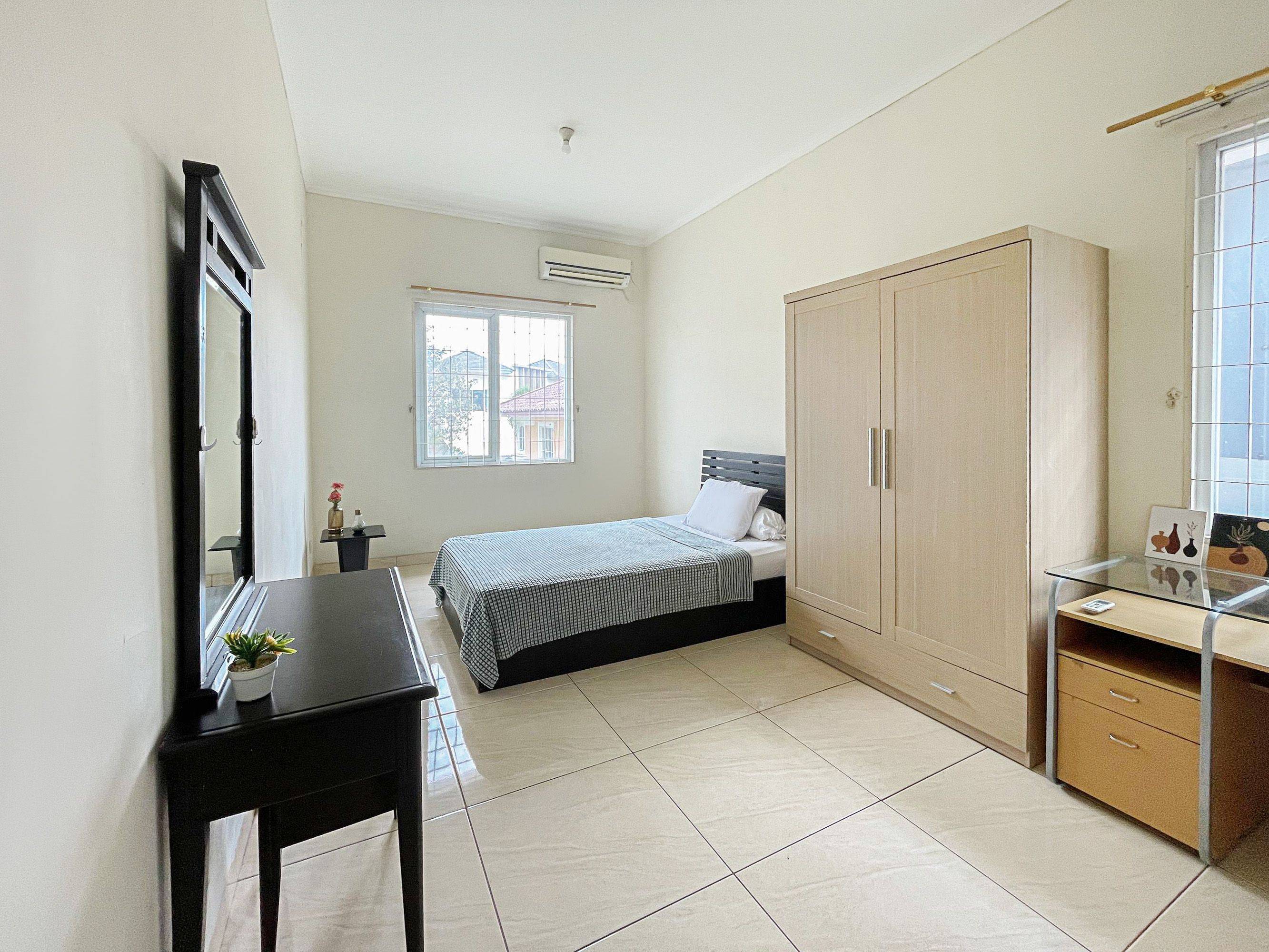 Jens House Diponegoro Karawaci